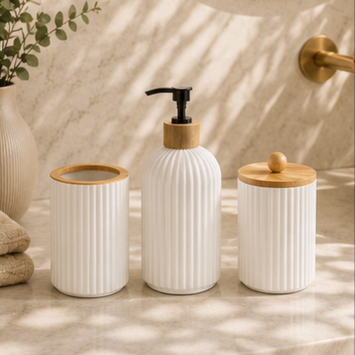 Distributeur de Savon et Son Porte Brosse à Dents Blanc