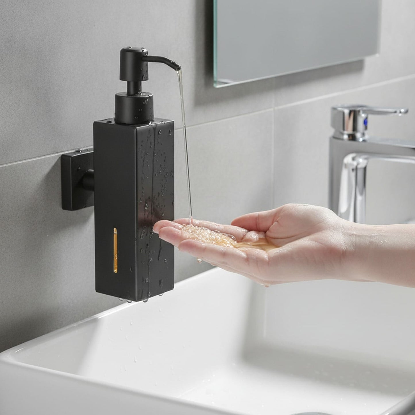 Distributeur Savon Mural Design Noir Mat Inox
