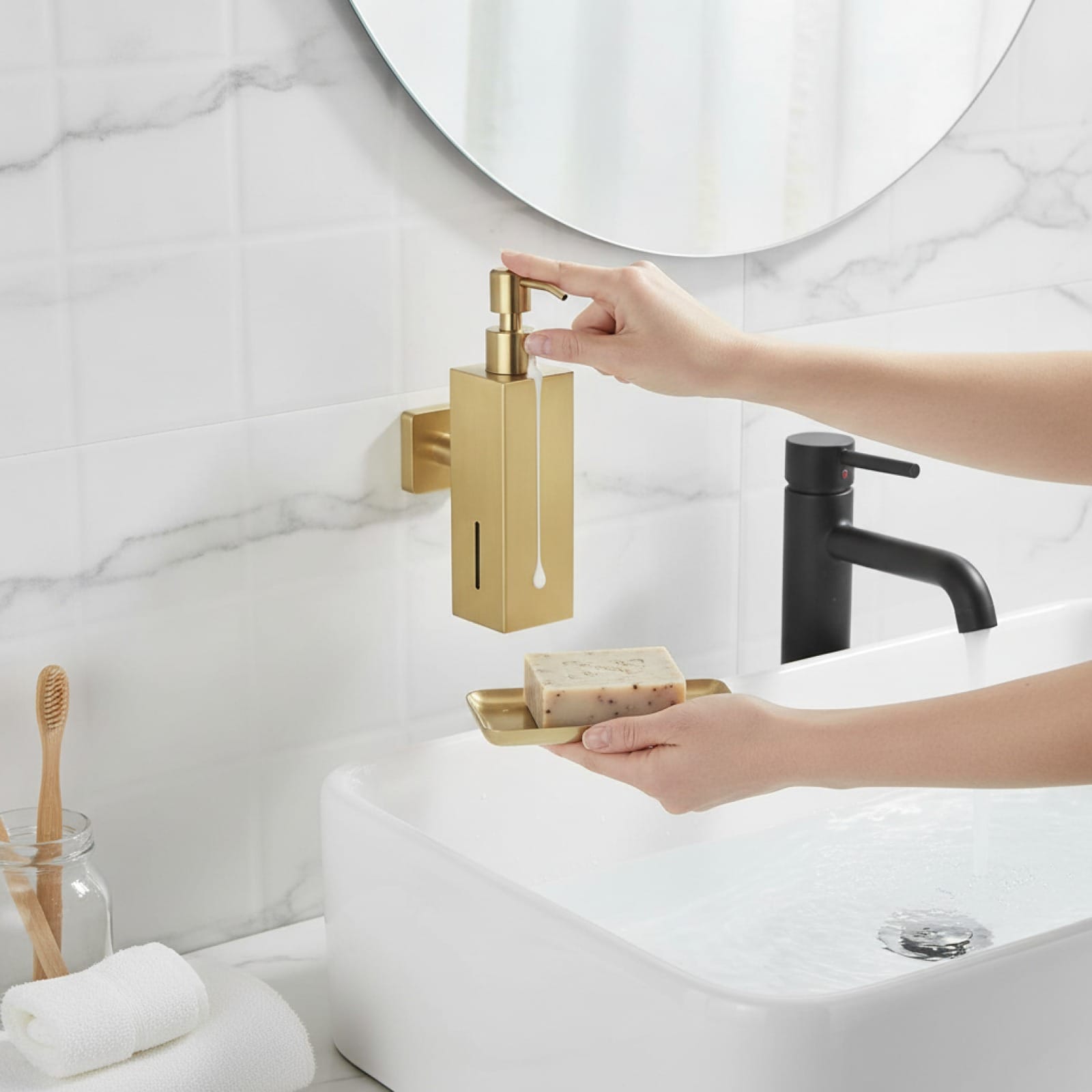 Distributeur Savon Mural Doré Brossé Inox